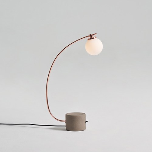 WANU 銜月｜桌燈 (流紅銅)