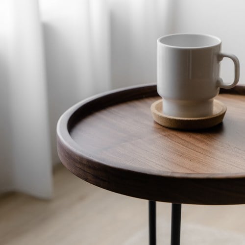 丹麥Tolv Cloch 混凝土柱腳圓形邊桌(胡桃木)