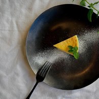 日本Aoyoshi 燭光之夜橢圓餐盤 (黑、20.5公分)