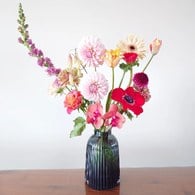 英國 LSA 小皺褶窄口花器(沉穩灰、高26公分)