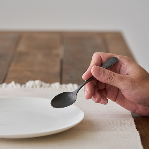 日本Aoyoshi 復古英倫茶匙 (黑、13.3公分)