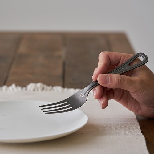 日本Aoyoshi 野營風餐叉 (黑、18.6公分)