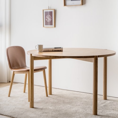 丹麥Tolv Cove圓形糖錠餐桌 (橡木、120公分)