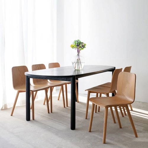 丹麥Tolv Cove橢圓型膠囊餐桌 (黑)