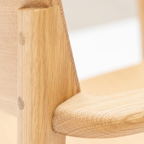 丹麥Tolv Poise典藏實木扶手椅(橡木)