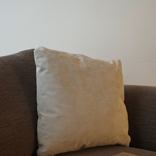 丹麥Tolv 沙發布面抱枕靠枕 (奶米/50CM)