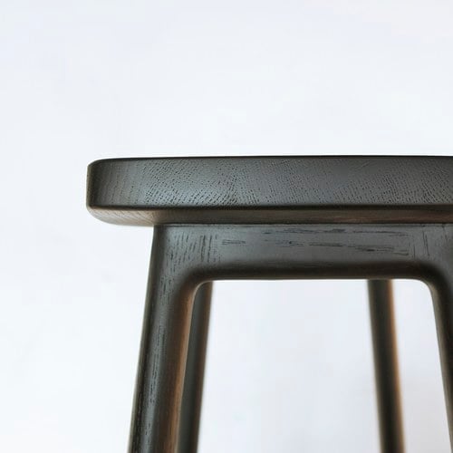 丹麥Tolv Odd 微波浪吧台椅 (黑)