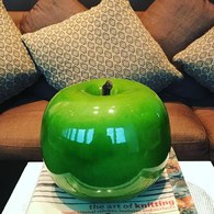 德國BULL＆STEIN 鮮綠色陶瓷釉光蘋果雕塑 (室內、直徑12公分)