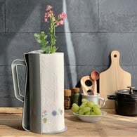 日本 八幡化成 鄉村澆水壺紙巾架 (炭黑、長 20.8 公分)