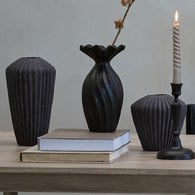 丹麥Lene Bjerre 復古刻紋花器 (深灰、高26.5公分)