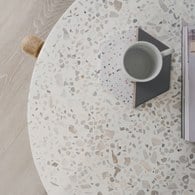 丹麥Tolv 水磨石面圓形茶几(白)