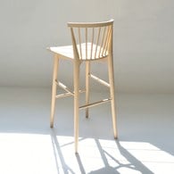 丹麥Tolv Requin 鏤空椅背吧台椅 (橡木)