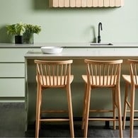 丹麥Tolv Requin 鏤空椅背吧台椅 (橡木)