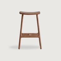 丹麥Tolv Odd 微波浪吧台椅 (胡桃木、高66.5公分)