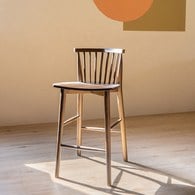 丹麥Tolv Requin 鏤空椅背吧台椅 (深橡木)