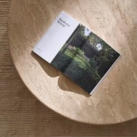 丹麥Tolv 三角摩登洞石茶几 (橡木、90公分)