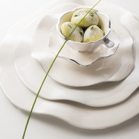 美國NimaOberoi 舞動皺褶餐盤 (米白、直徑35.5公分)