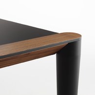 義大利HORM BOLERO奈米錐形腳餐桌 (黑)