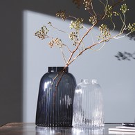 英國 LSA 小皺褶窄口花器(沉穩灰、高26公分)