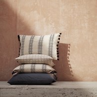 丹麥tineKhome 流蘇線條方形棉質靠枕 (洋藍、長50公分)